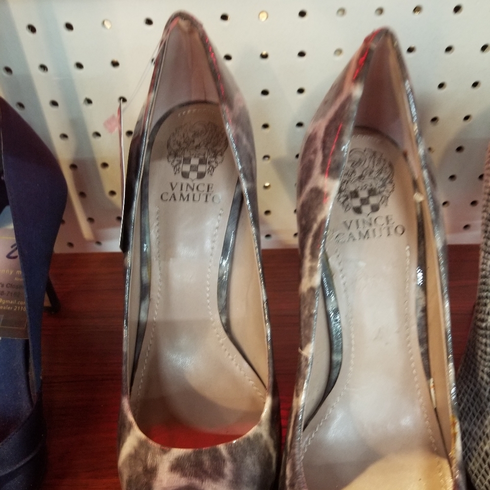 Beautiful Pumps - Picture 4 of 4